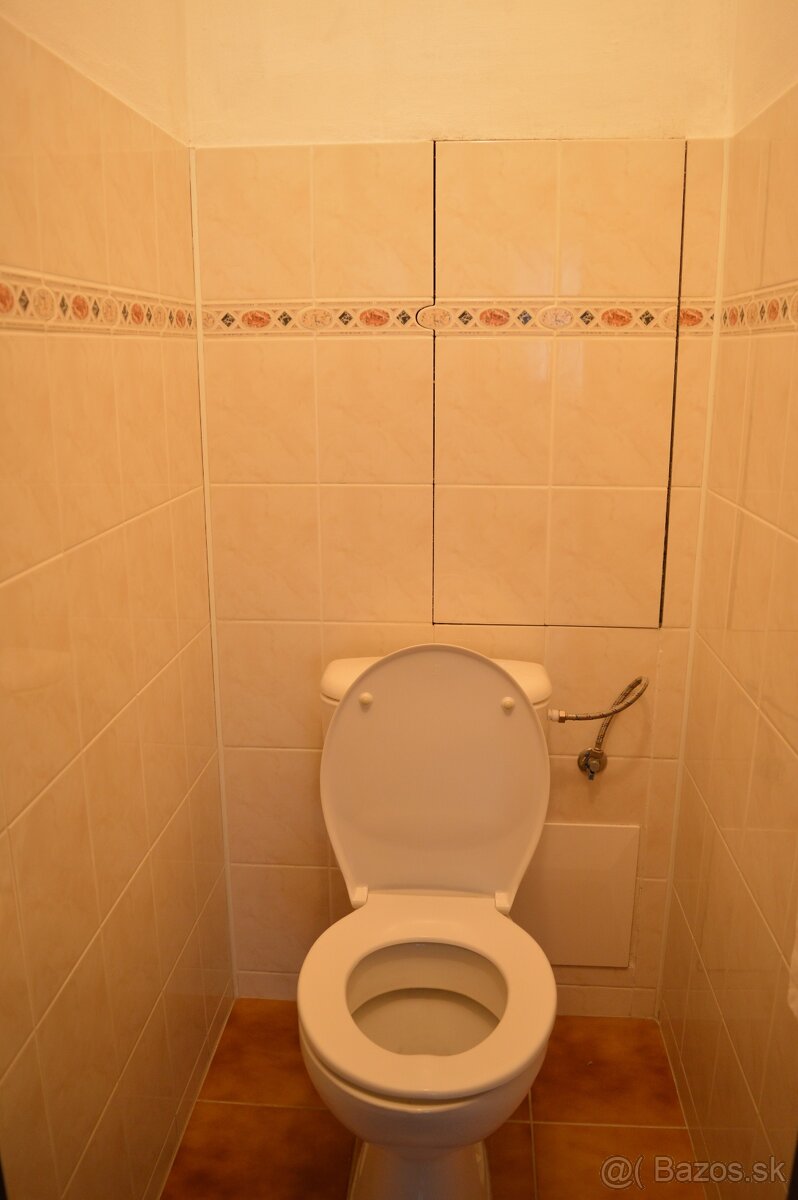 3-izbový, prerobený byt s loggiou. - 12