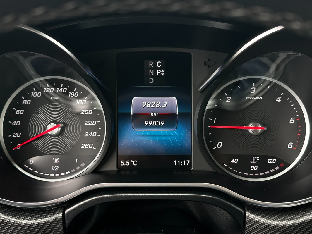 Mercedes V trieda AMG Line 300d 4Matic. Vzduchový podvozok. - 12