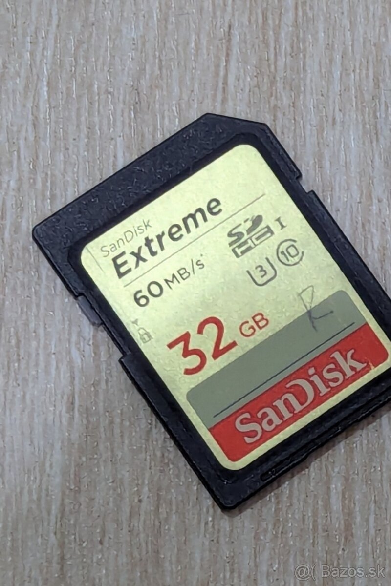 Canon 70D + Tamron 18-200 f3.5-6.3 - 12