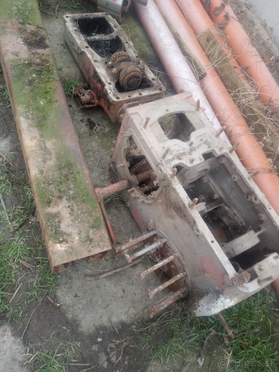 Náhradní díly na Traktor RS09 - 12