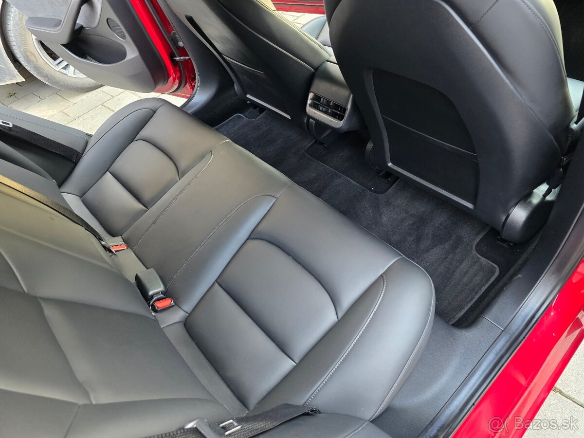 Tesla Model 3 Performance AWD 2021, Nebúrané Aj na splátky - 12