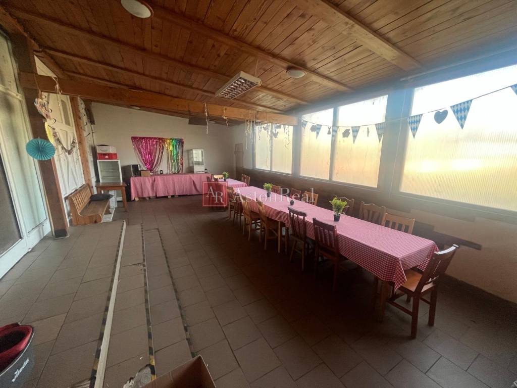 Predaj: KRČMIČKA v Starej Sásovej pri futbalovom štadióne - 12