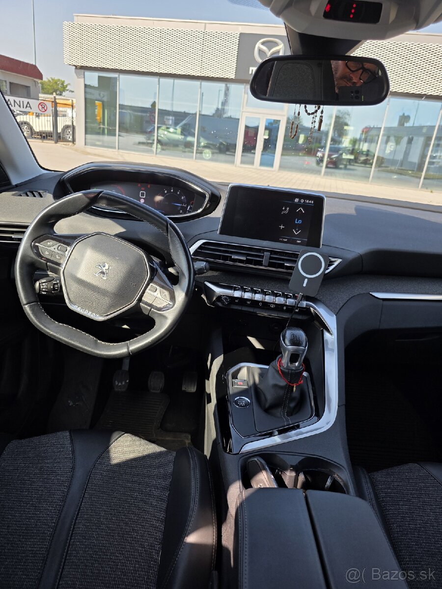 Peugeot 3008 1.2 PureTech - 12