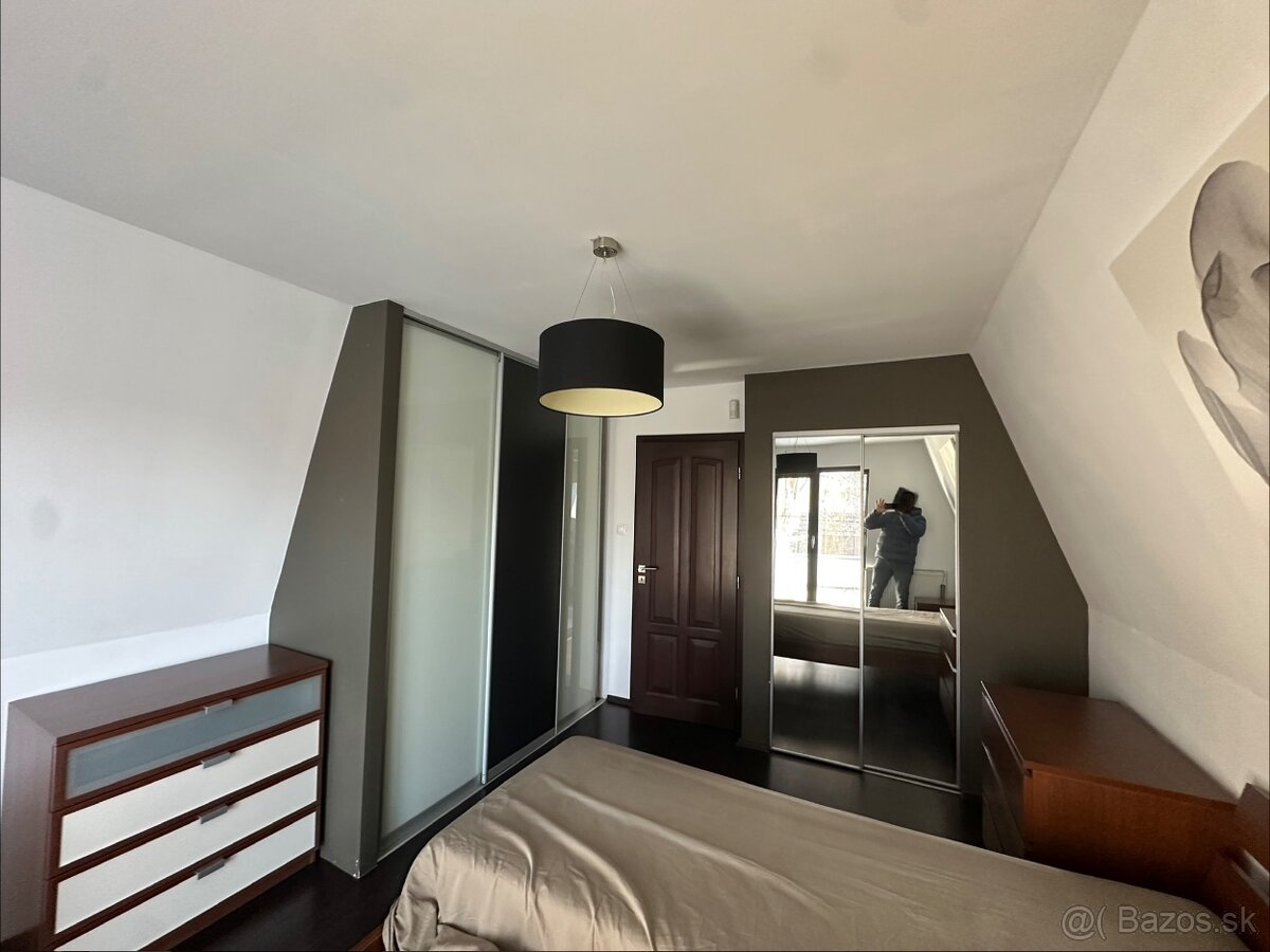 Predám celoročne obývateľnú záhradnú chatu/dom v Dúbravke - 12