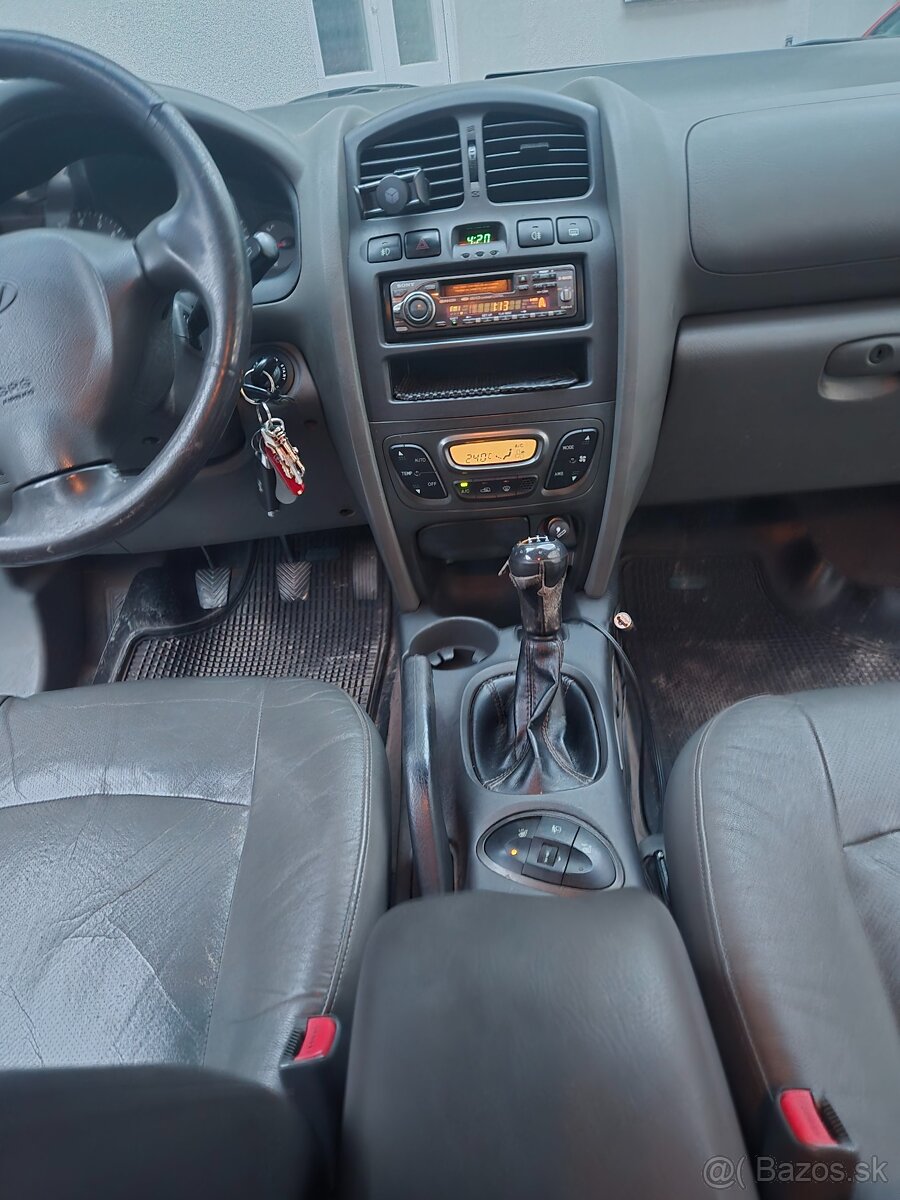 Hyundai SANTA FE - 12