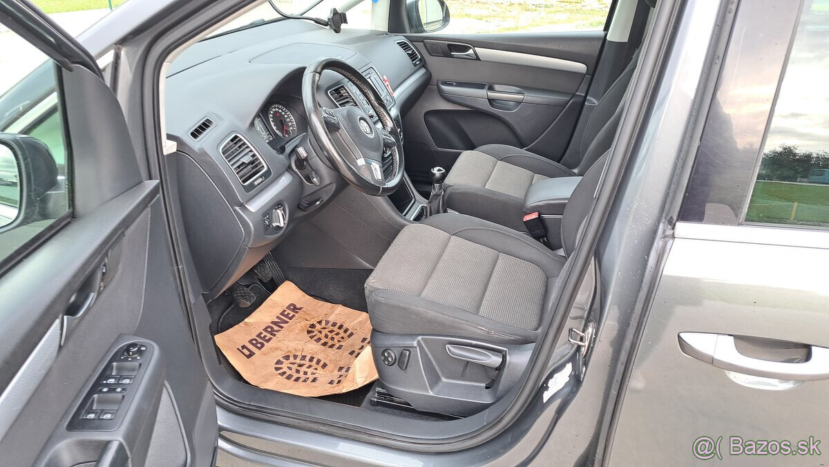 VW Sharan 2.0TDi CR 103kW Comfortline 7miest - 12