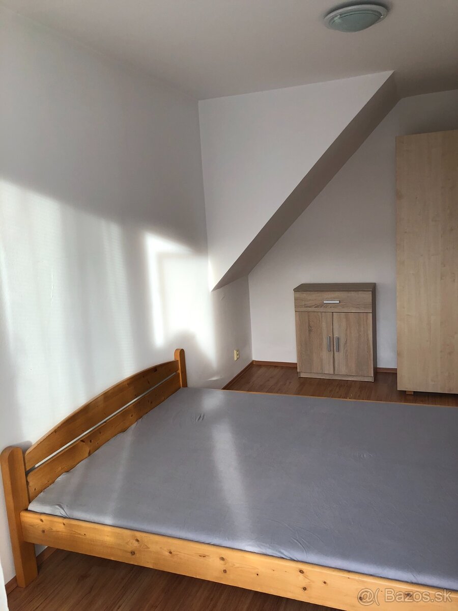 Útulný 2 - izbový byt na prenájom - 12