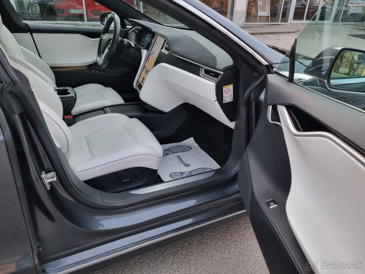 ===Tesla Model S 90D Free Supercharger=== - 12