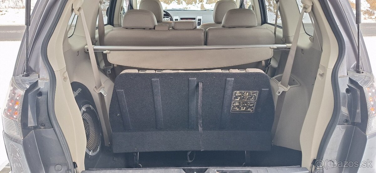 Predám Mitsubishi Outlander 4 x 4 - 12