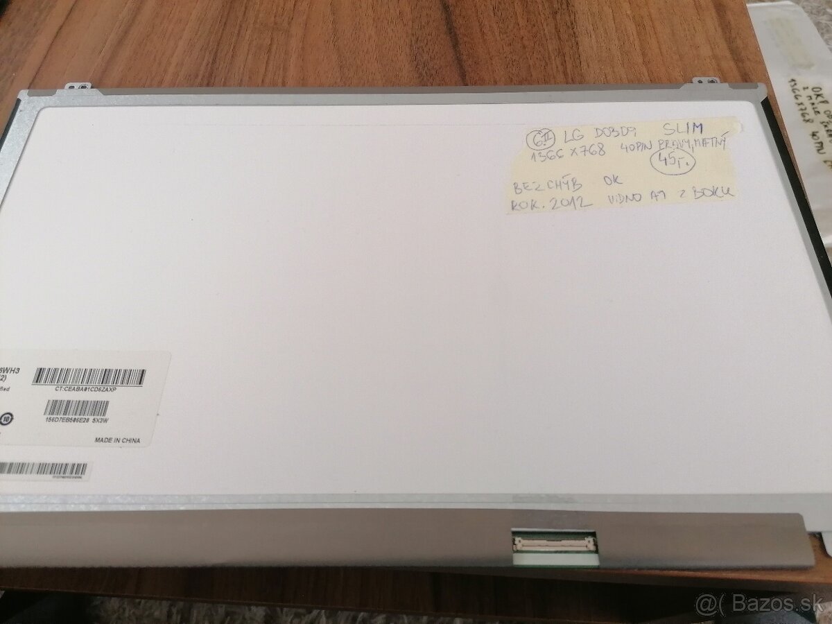 Predám 15,6" displeje do notebookov. - 12