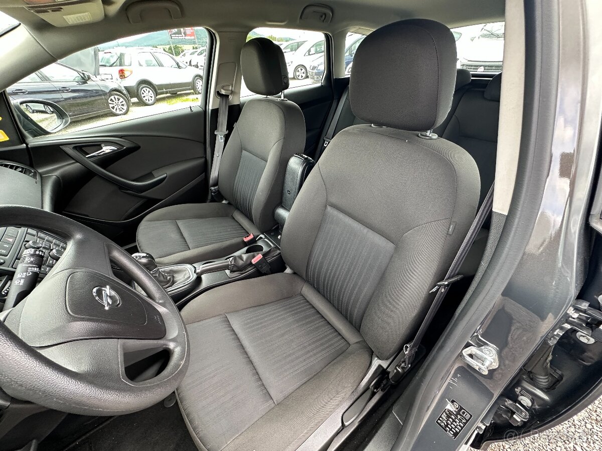 Opel Astra Sport Tourer - 12