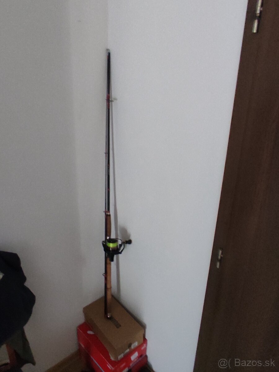 Rybársky prút dvojdielny a naviják - 12