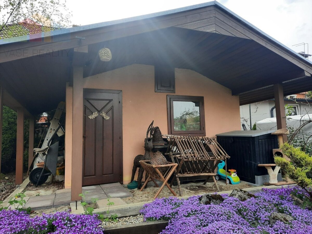 6 izbový rodinný dom v obci Mikušovce , pozemok 1048 m2 - 12