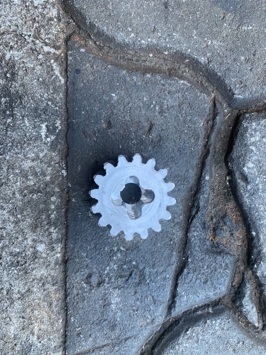 Predám držiak rezervného kolesa navijak do vw - 12