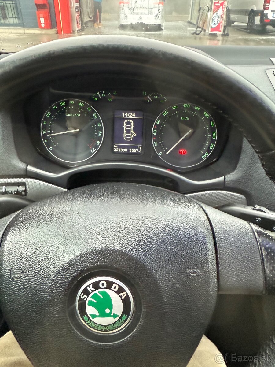 Predam škoda octavia 2 1.6 fsi benzín - 12