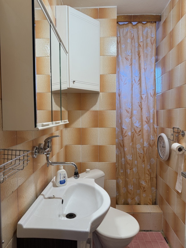 Na predaj RODINNÝ DOM v centre obce Konská - 12