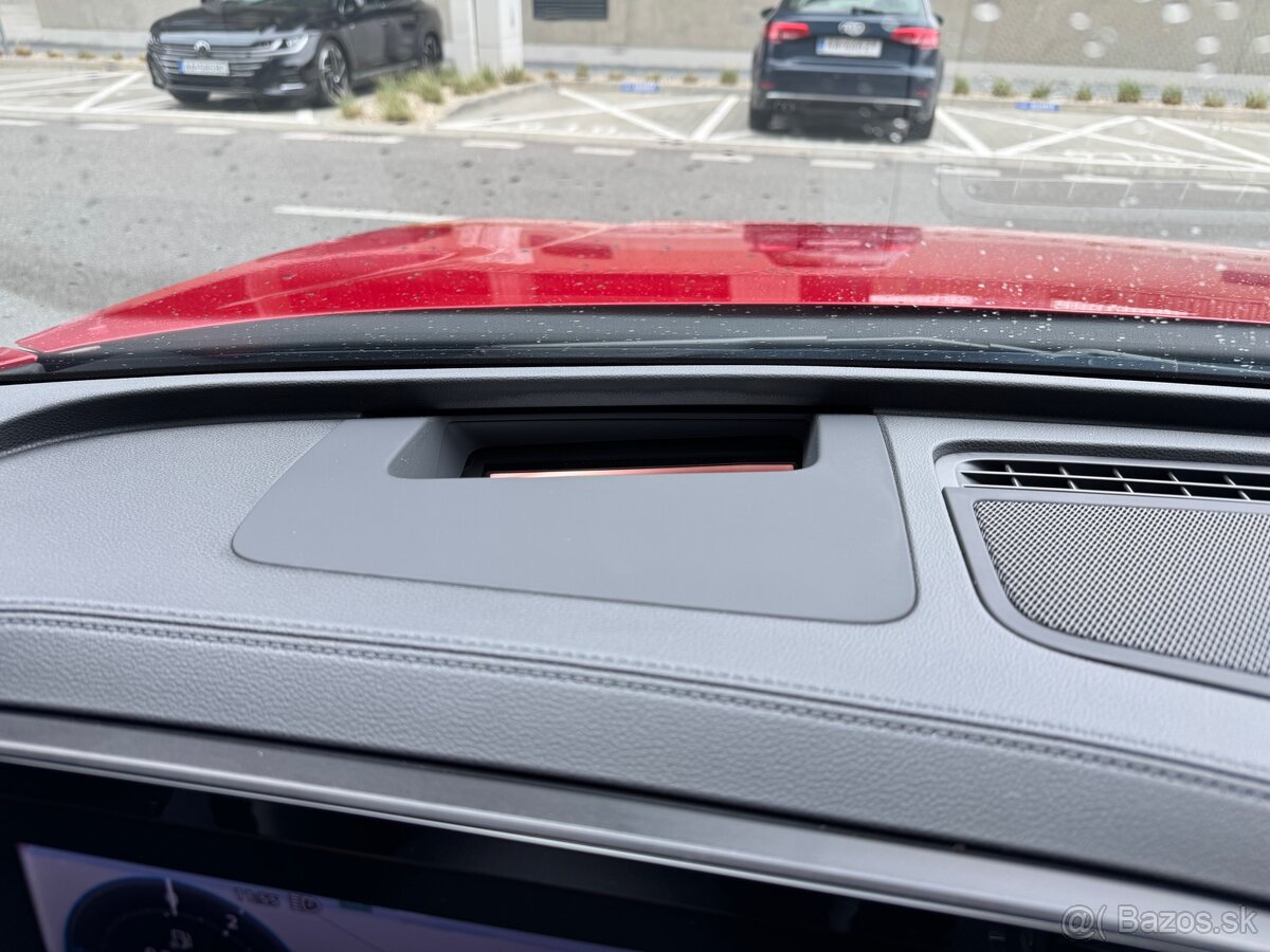 VW Passat R-Line Black Style 2025 - 12