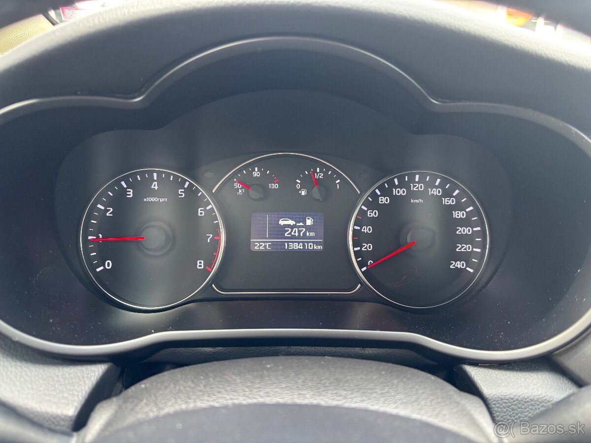 Kia Carens 1.6 GDi EX - 12