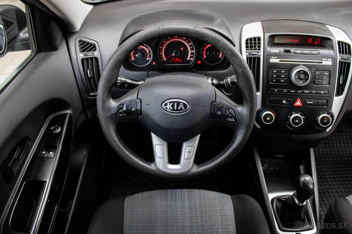 Kia Ceed 1.4 CVVT, 77kW (2011) - 12