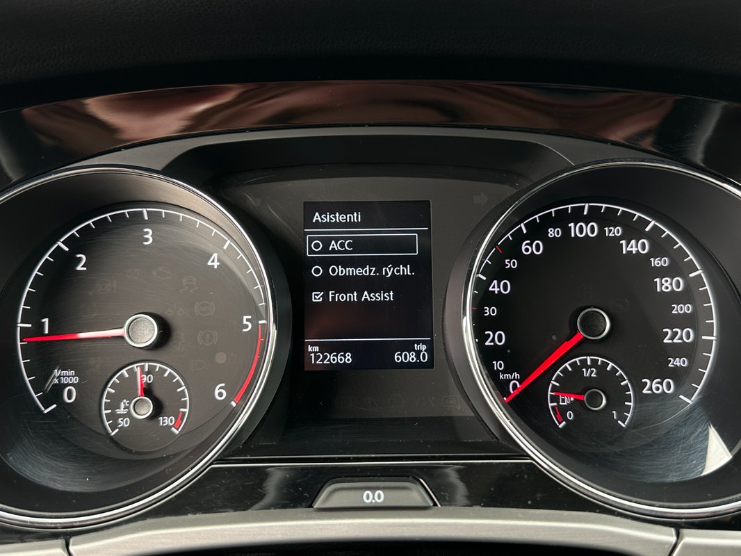 Volkswagen Touran 2.0 TDi - 12