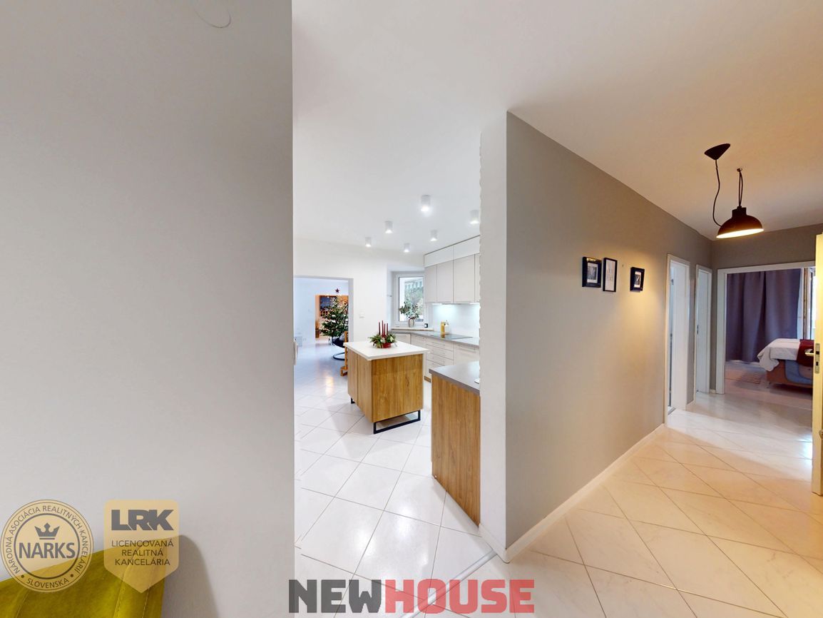 Na predaj veľkometrážny 145 m2 byt s terasou 35 m2, záhradou - 12