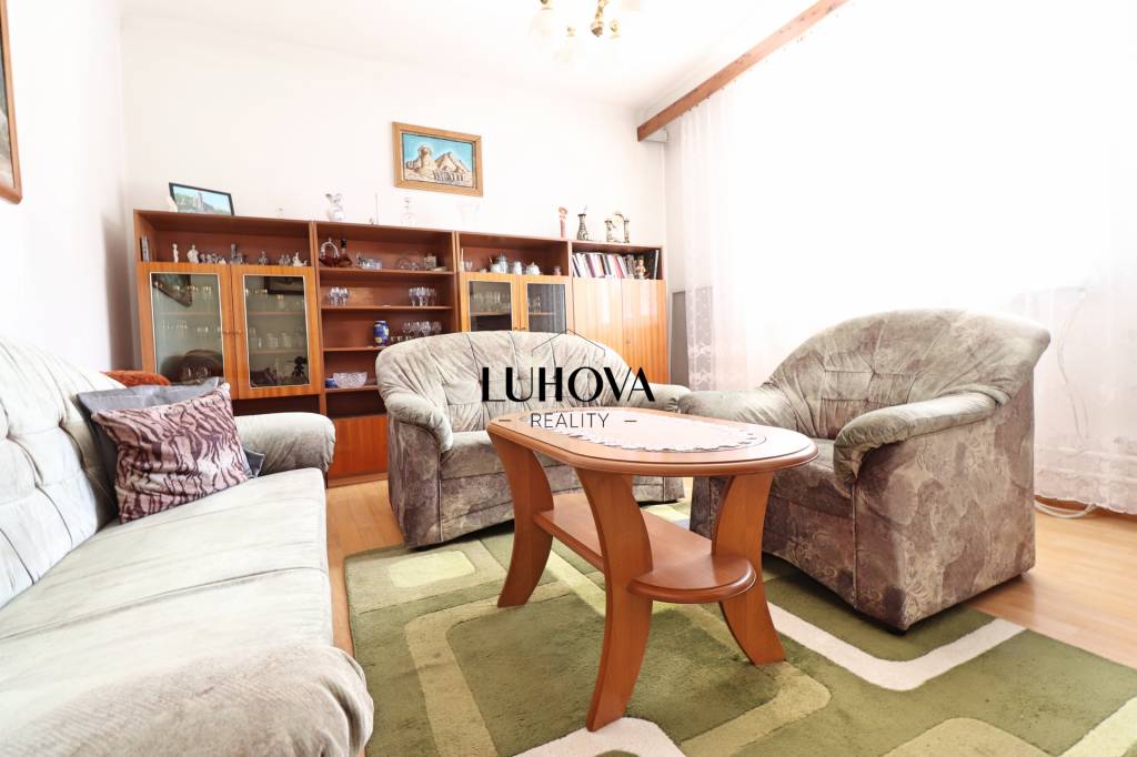 Rodinný dom s krásnou záhradou - 12