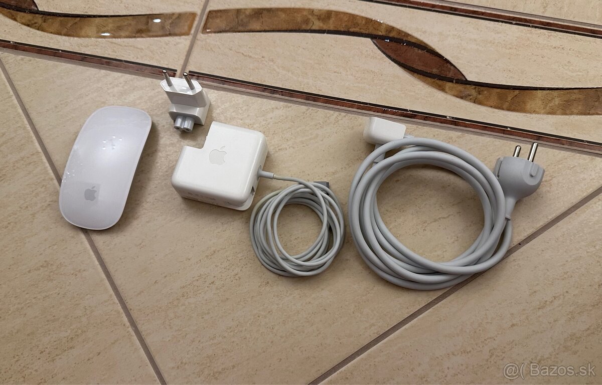 Apple MacBook Air 11- palcový TOP stav - 12