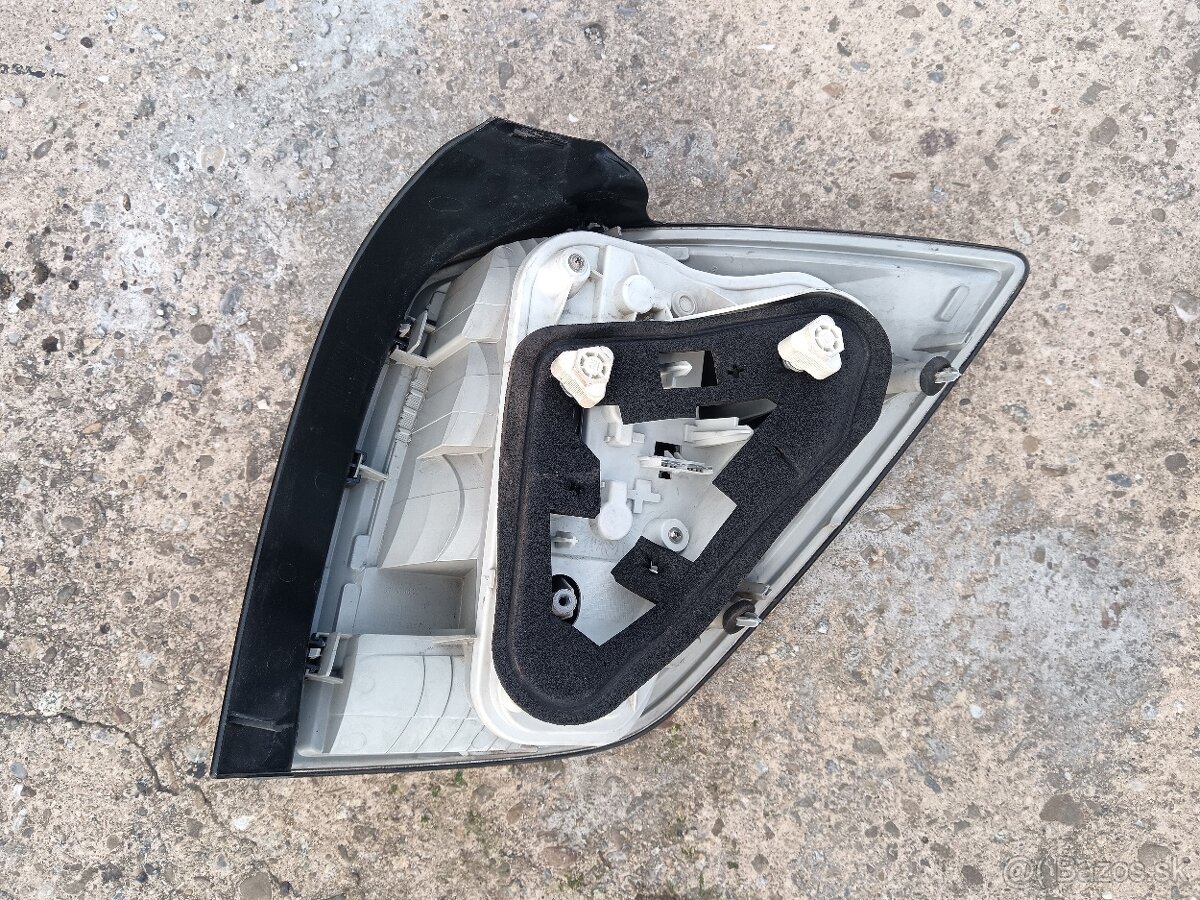 Predam na Opel astra H predne a zadne svetla - 12