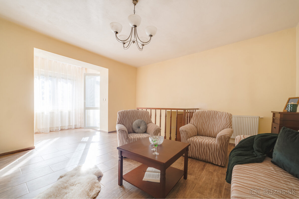 Príjemný dvojgeneračný rodinný dom | 1794 m² | Šemša - 12