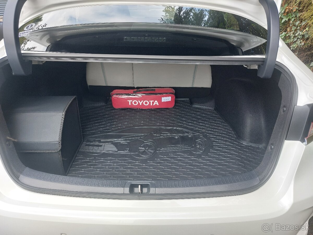 Toyota Corolla 1.6 benzín, 42 000 km, r. 2020 ako nová - 12