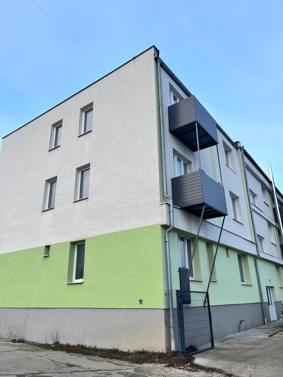 𝗣𝗿𝗲𝗻𝗮́𝗷𝗼𝗺: úplne nový 2-izbový byt, balkón, parkovan - 12