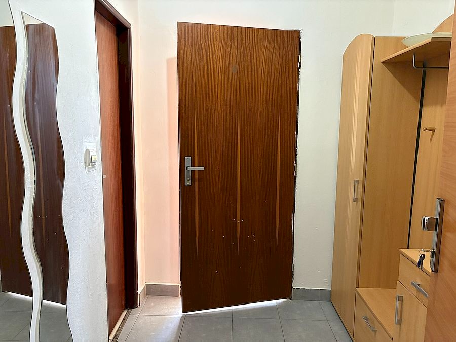 Prenájom veľkometrážneho 1 izbového bytu 42 m2, v Priekope - 12