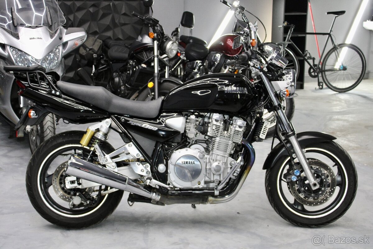 Yamaha XJR 1300 - 12