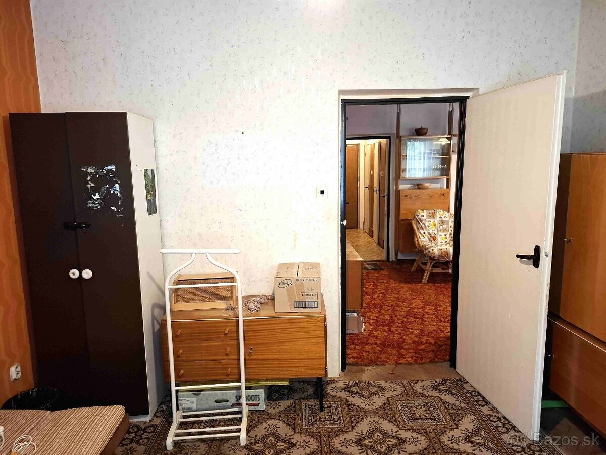 Pôvodný stav: 3 iz., Mládežnícka ul., B.Bystrica,159 000,-€ - 12