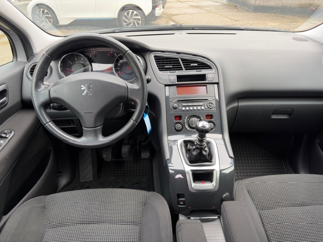 Peugeot 5008 1.6e THP PlayStation - 12