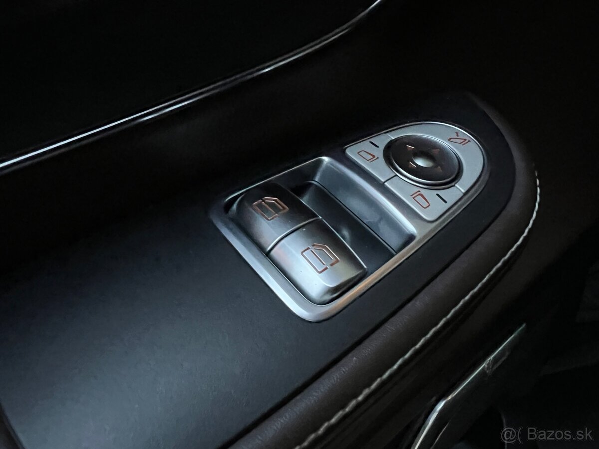 Mercedes v220 - 12