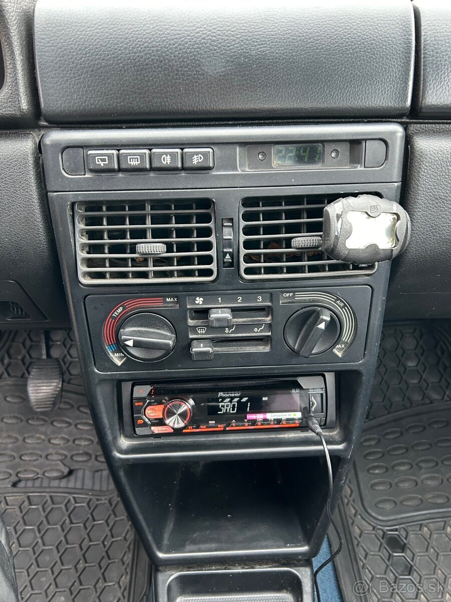 Fiat Uno 1.5 benzin 56kw M5 - 12