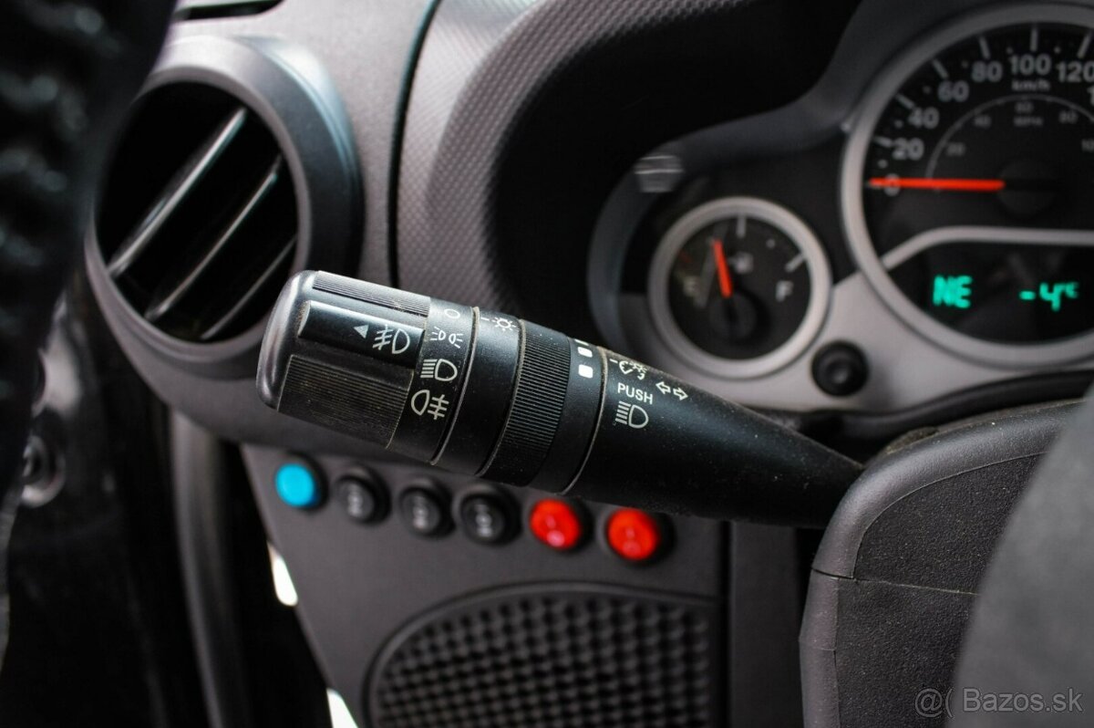 Jeep Wrangler 2.8 CRD Sport A/T - 12