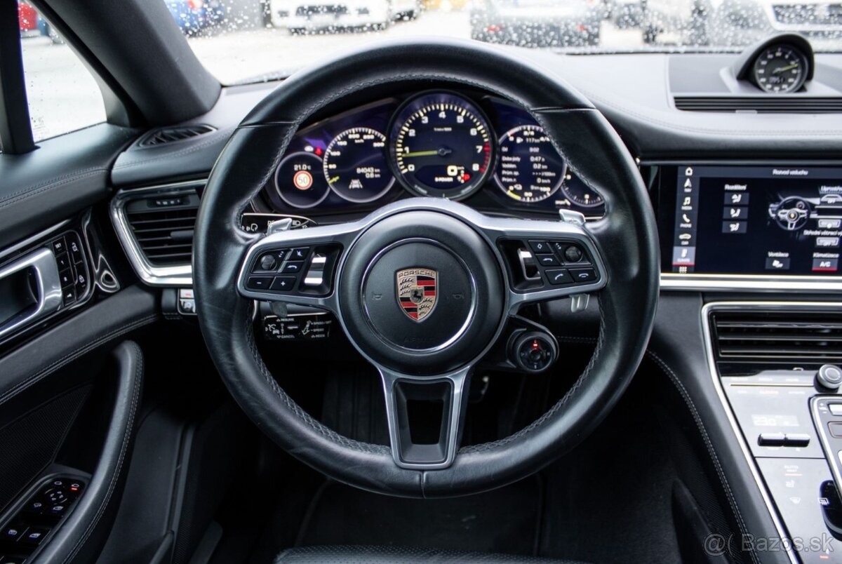 Porsche Panamera 4 E-Hybrid 4x4 A/T - 12