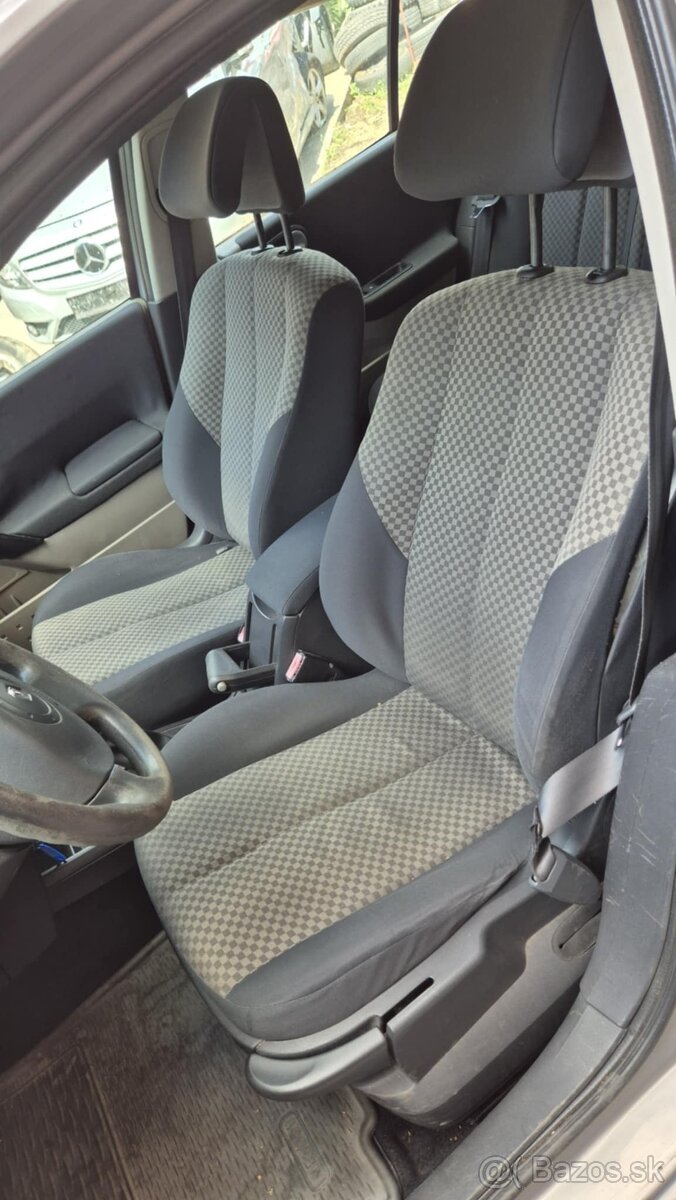 Renault Megane II 1,4I 72kw kód motora: K4JD4 - 12