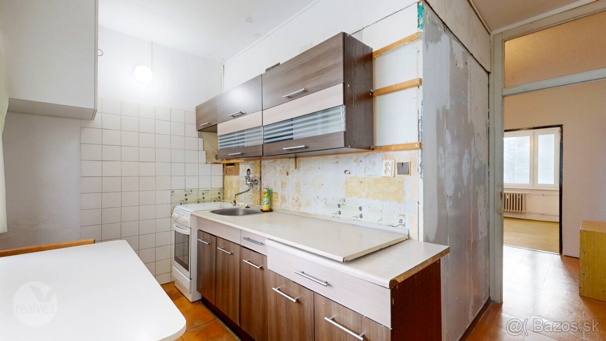3 izbový byt v pôvodnom stave, ktorý čaká na vašu víziu - 12