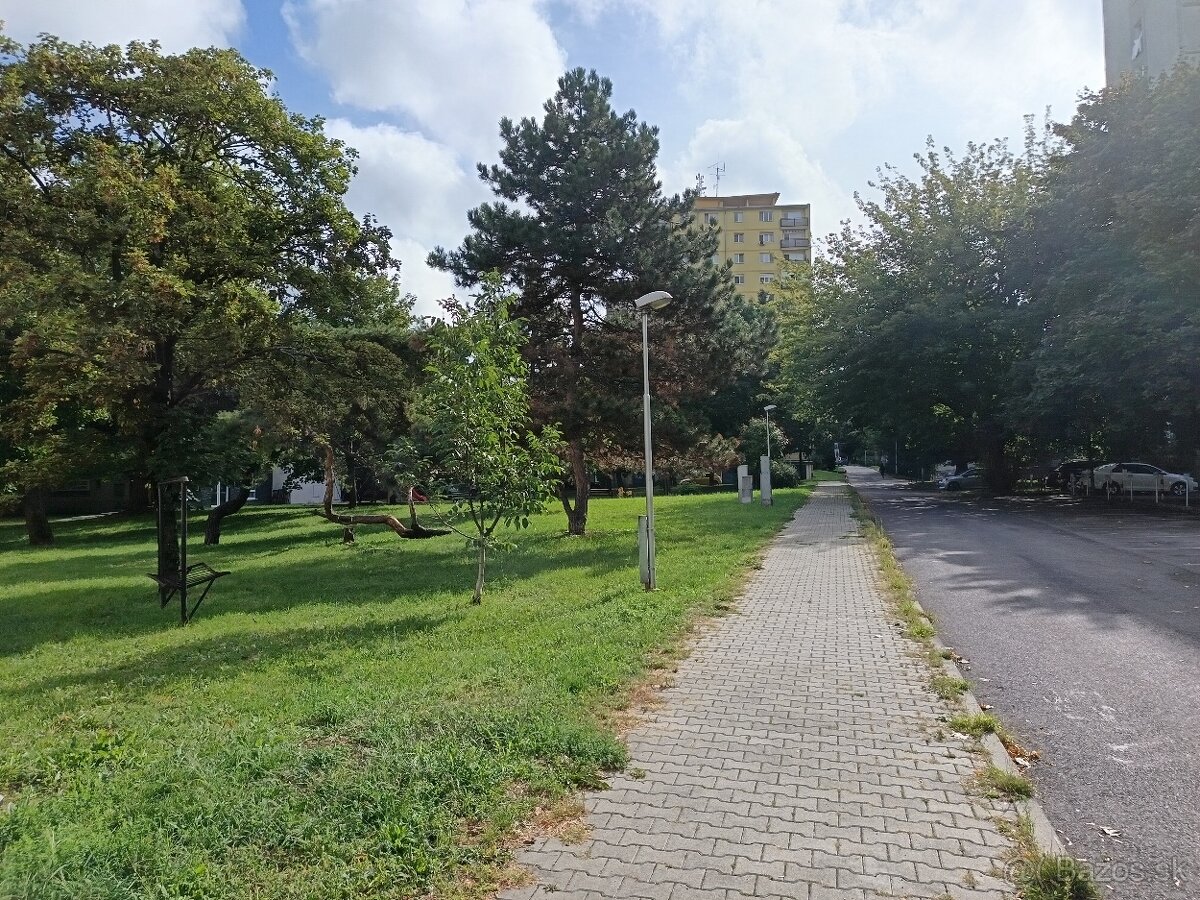 Predaj 2 i byt prerob. na 3 i. 2 balkóny Nitra - 12