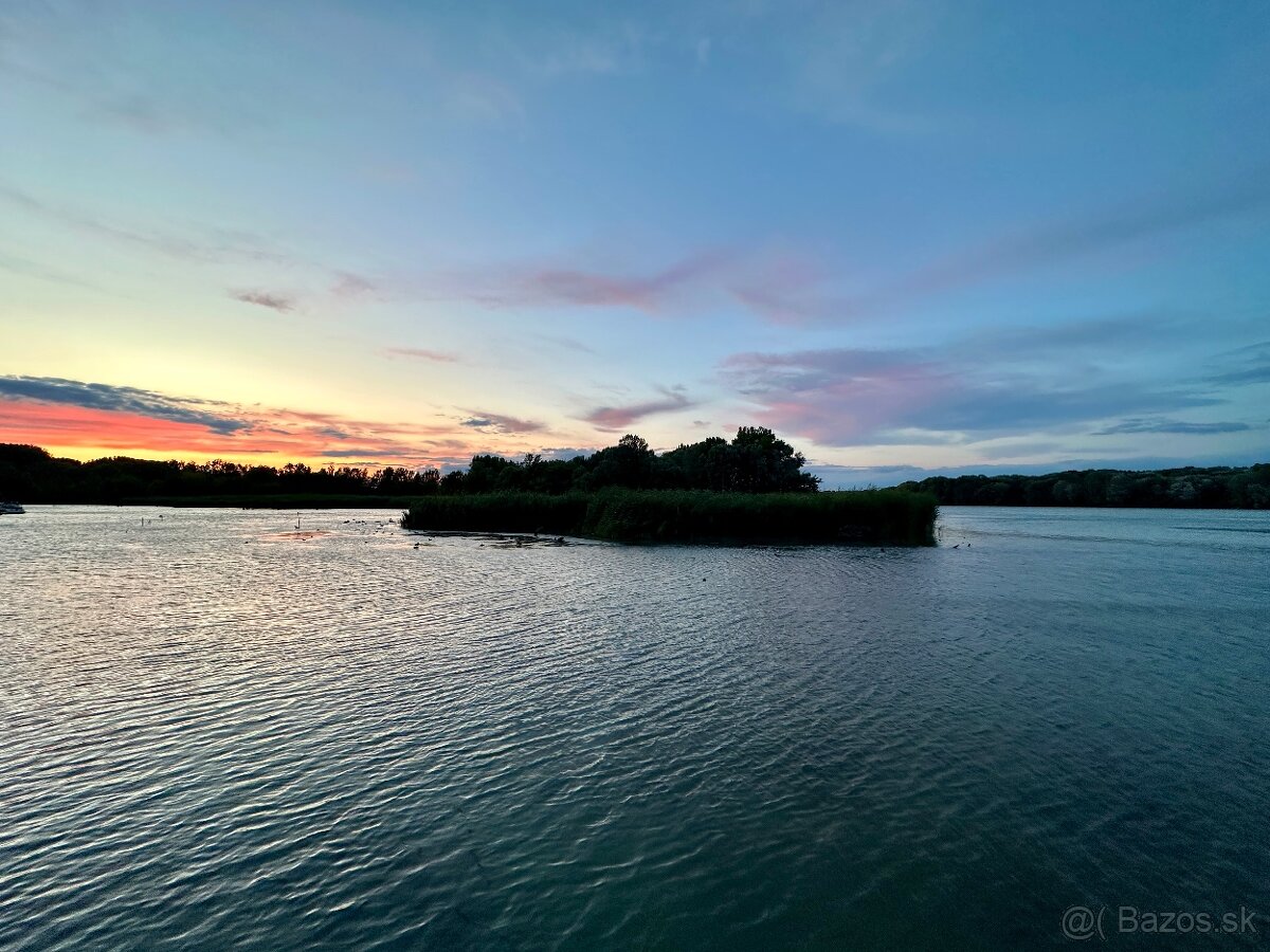 Štýlový hausbót na Dunaji je na predaj - 12