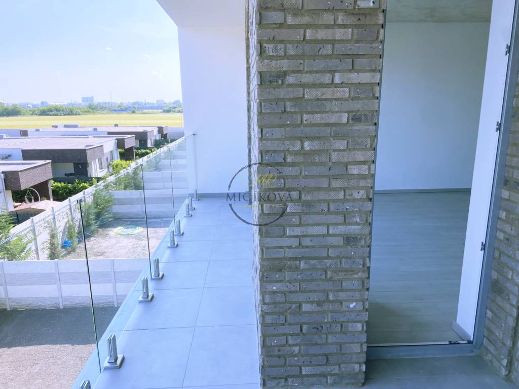 Trojizbový byt s terasou 27,46 m2 v meste Galanta - 12