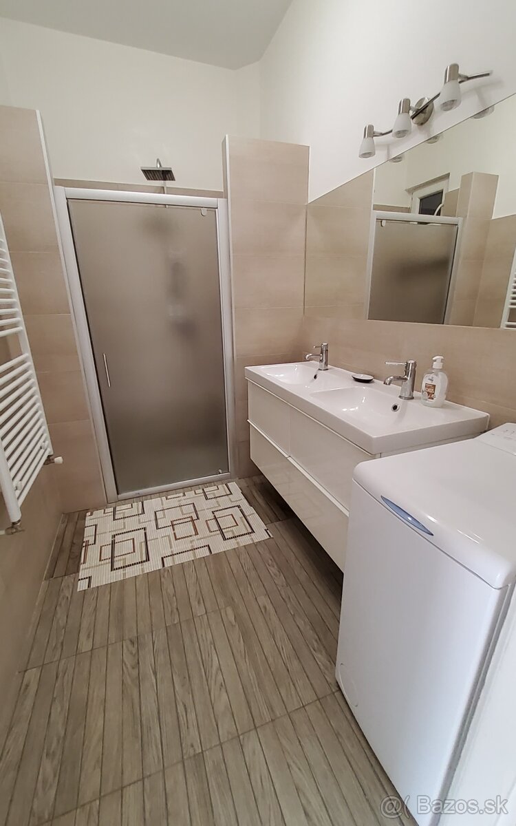 3 izbov Centrum s sparkovacim.miestom - 12