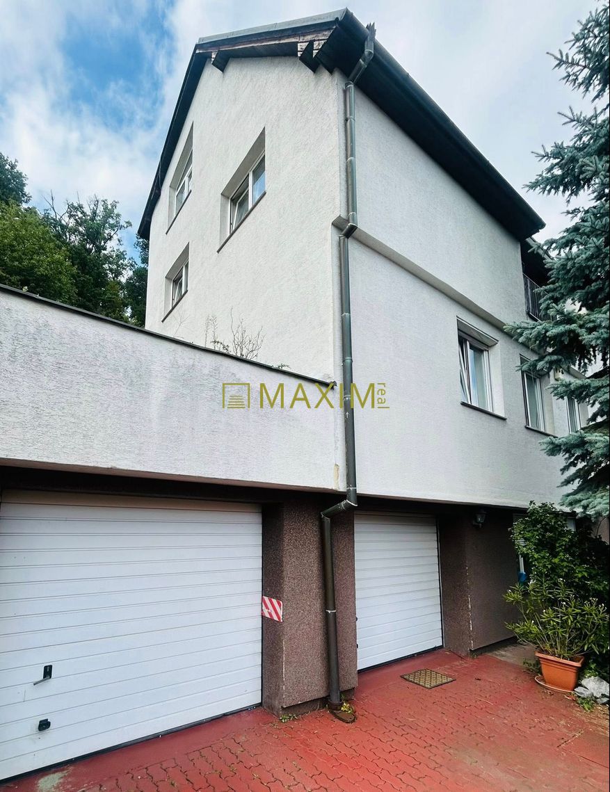 TOP- Lukratívny poschodový RD v žiadanej časti Karlovej Vsi- - 12