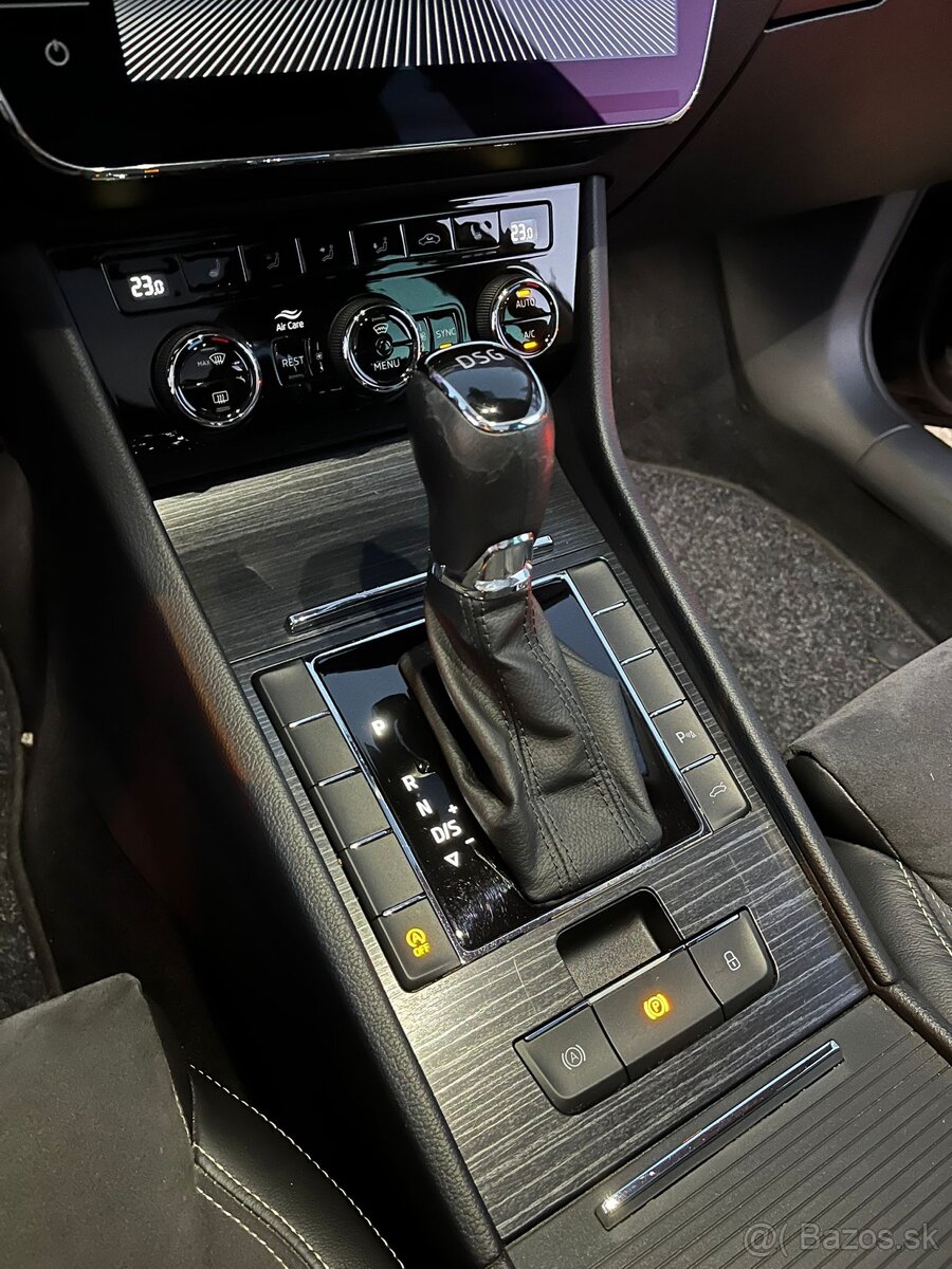 ŠKODA SUPERB 1.5 TSI DSG - 12