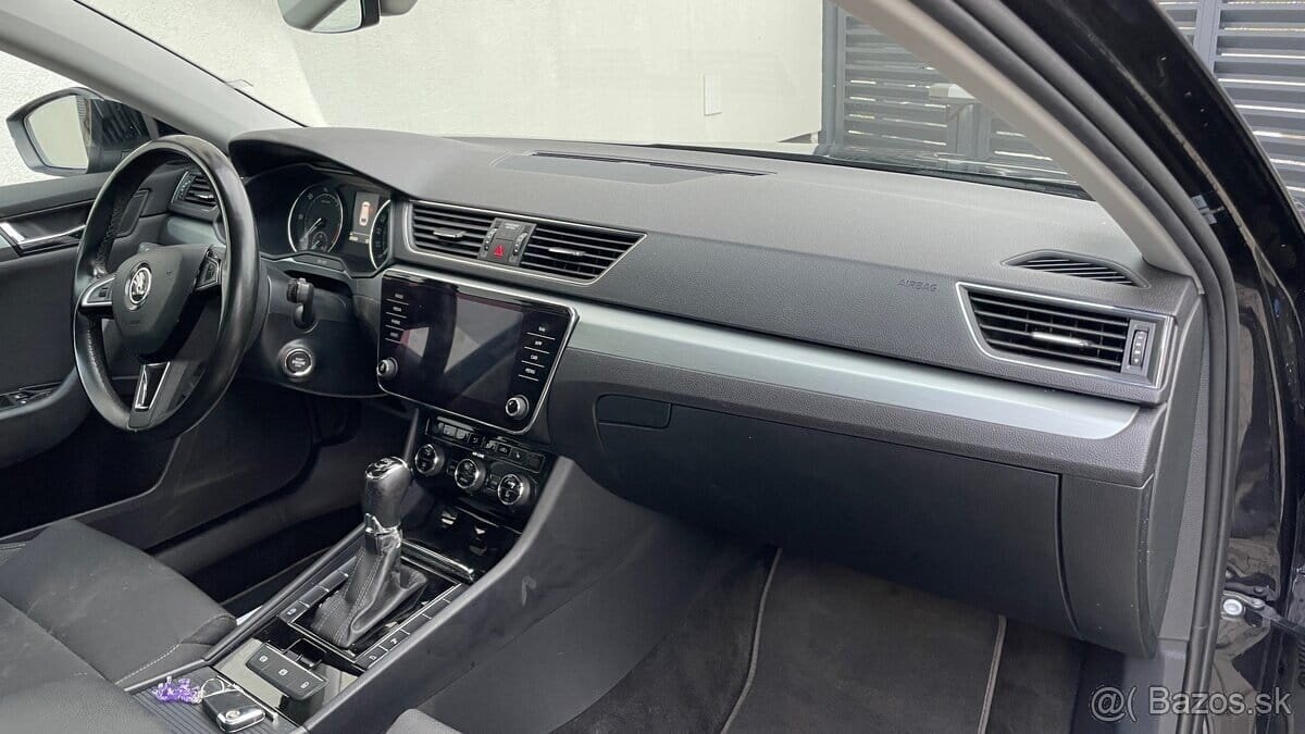 ŠKODA SUPERB COMBI 2.0 TDI DSG - 12
