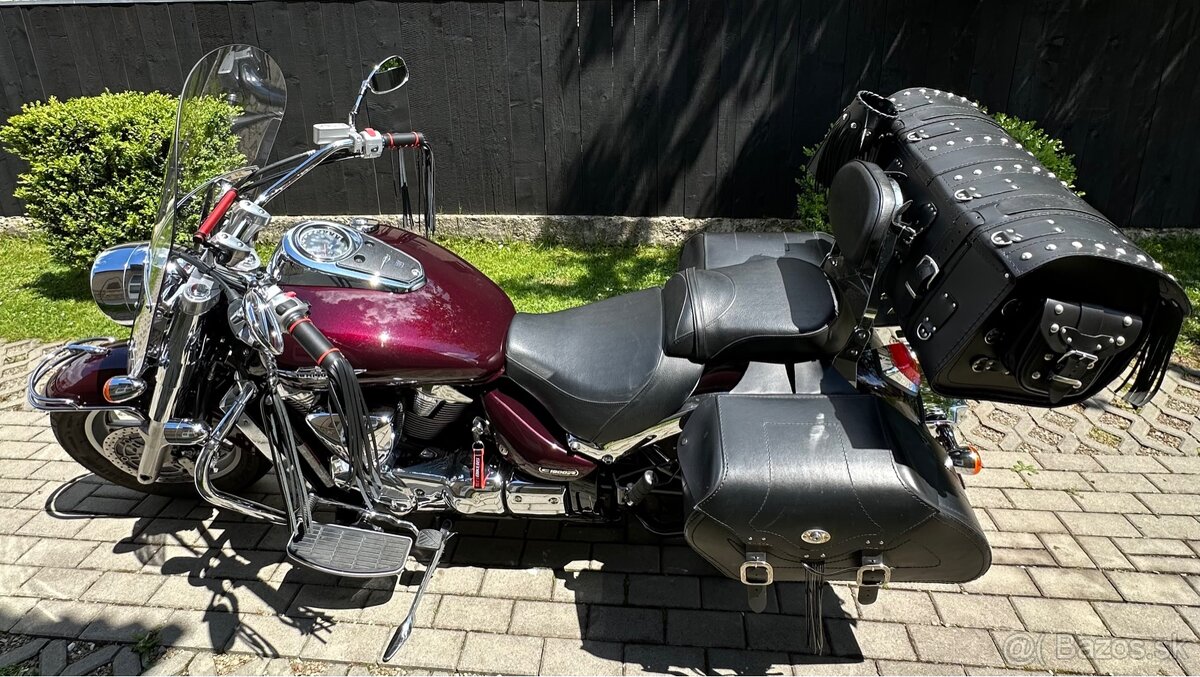 Suzuki Intruder VLR1800 - 12