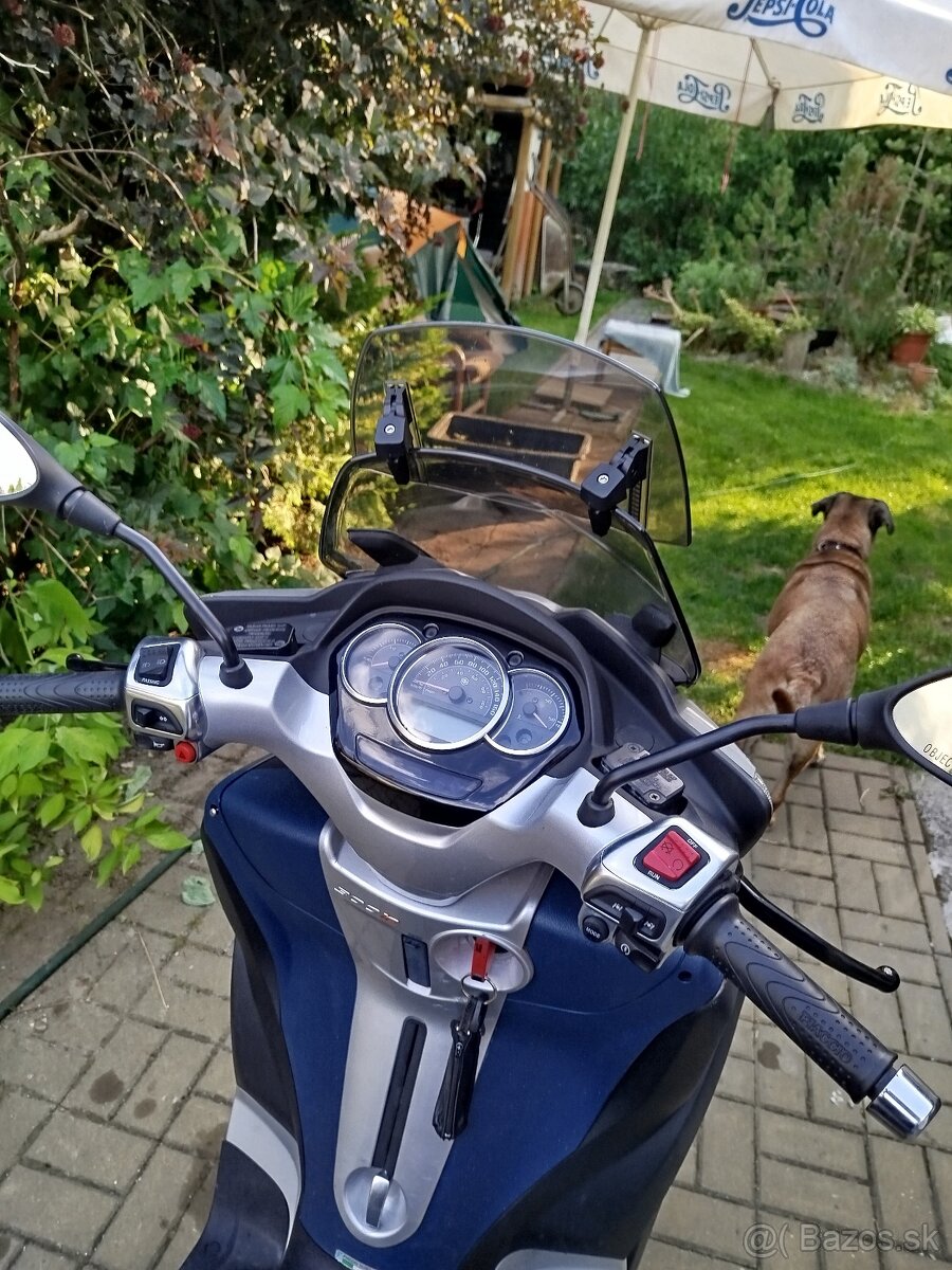 Piaggio MP3 Yourban 300 - 12